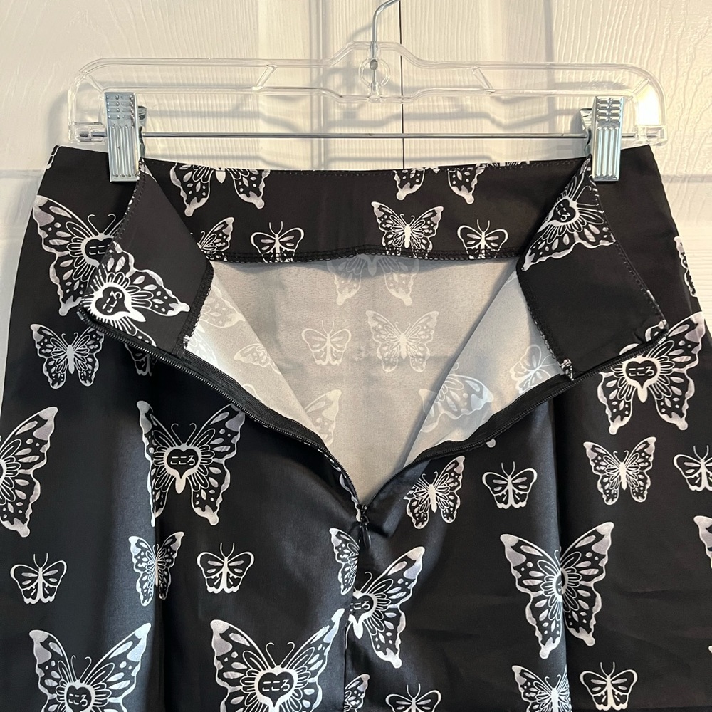 NWT B&W Butterfly Mini Skirt 🦋 - Picture 10 of 10